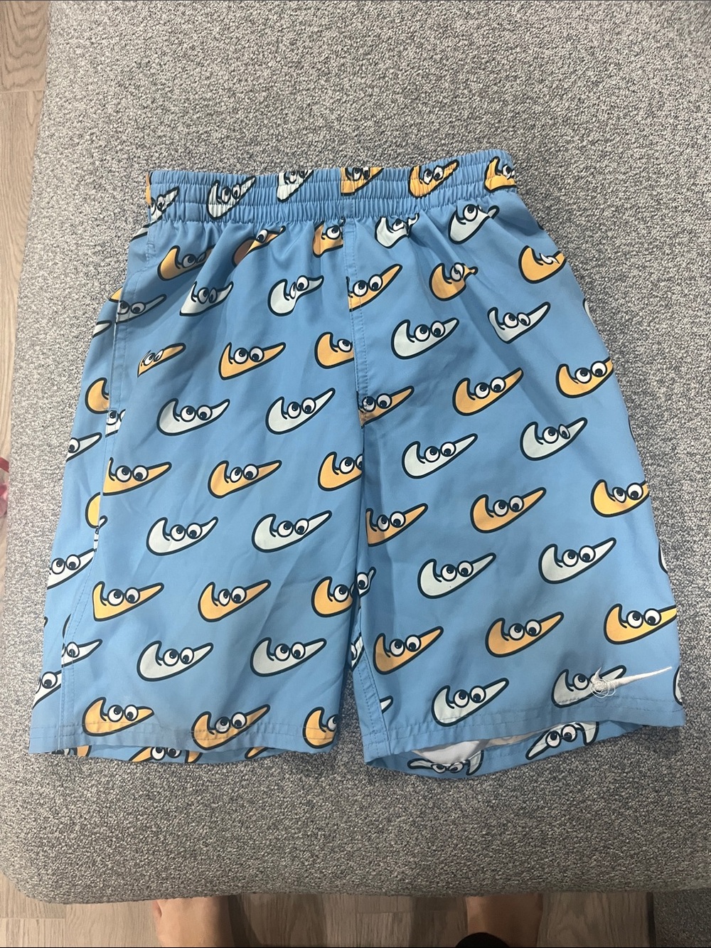 Boys Nike bathing suit size M good condition